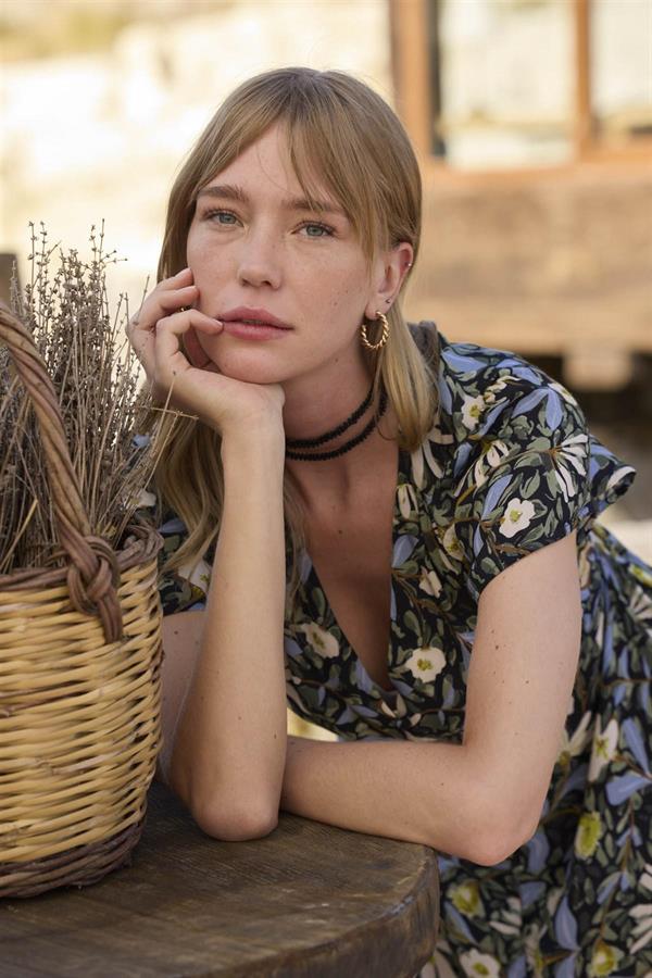 Arias Dolap %100 Viskon Çiçek ve Yaprak Desenli Önü Düğmeli Elbise