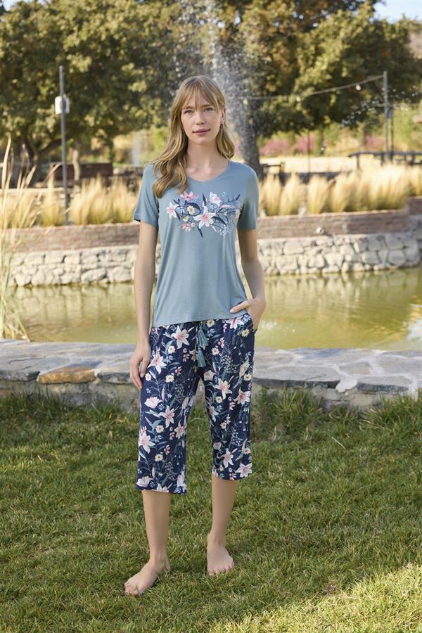 Arias Closet Çiçek ve Yaprak Desenli ve Baskılı Kapri Takımı