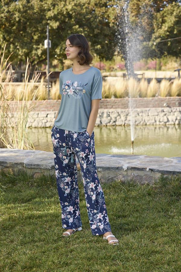 Arias Dolap Çiçek ve Yaprak Desenli ve Baskılı Pijama Takımı