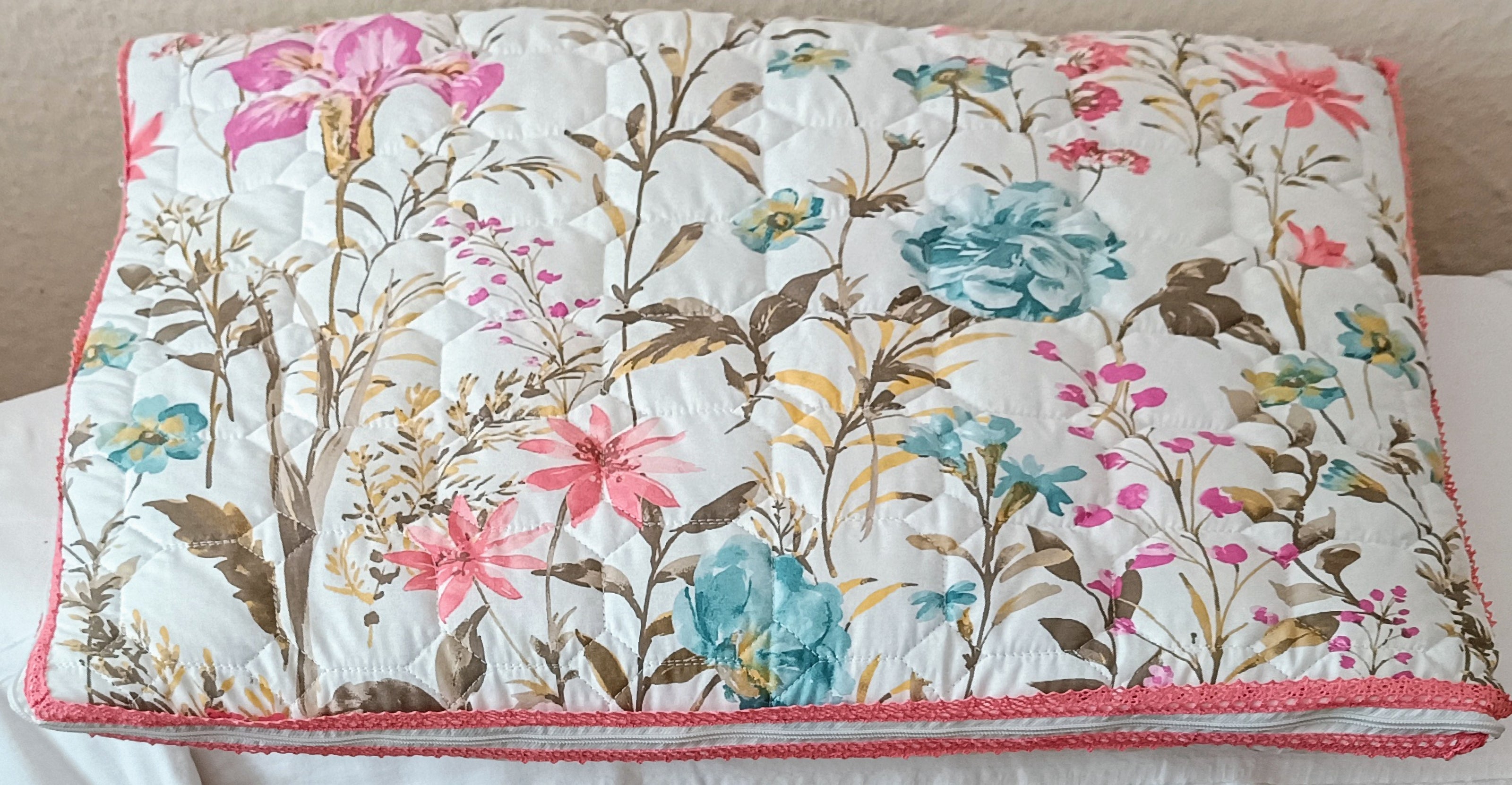 Çift Kişilik İnce Kapitone Yorgan Sürpriz Yastık