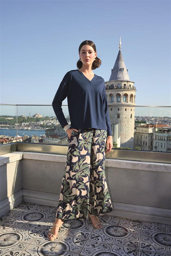 Arias Klozet Yaprak Desenli Uzun Kollu V Yaka Pijama Takımı