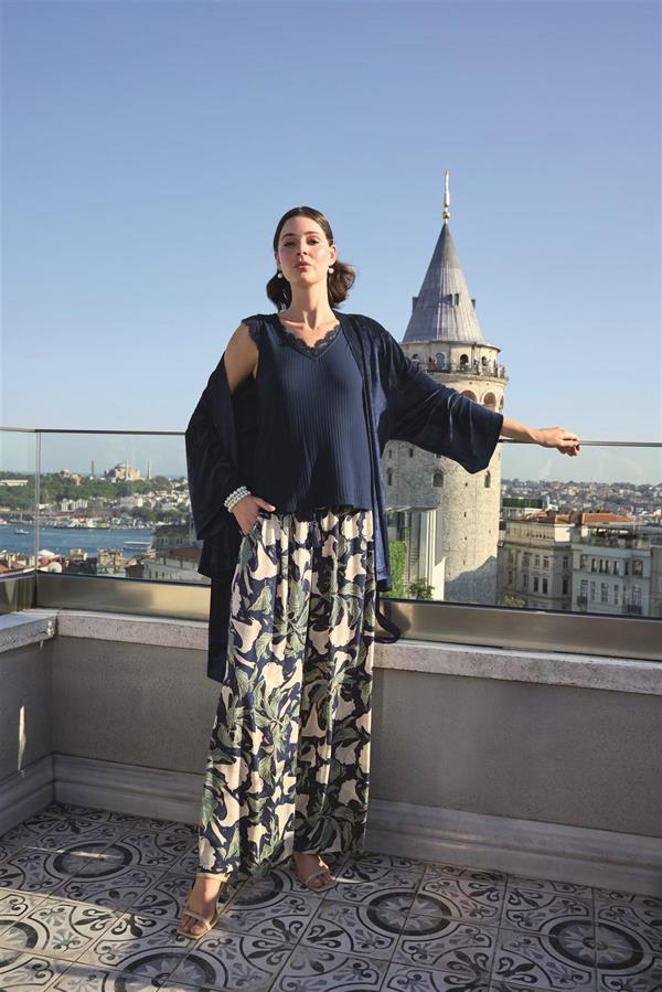 Arias Dolap Yaprak Desenli ve Dantelli 3'lü Pijama Takımı