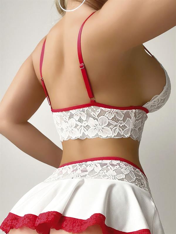 Arias Dolap Beyaz Bustiyer ve Mini Etekli Fantezi Hemşire Kostümü