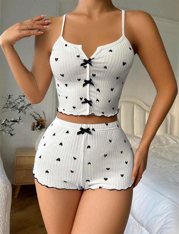 Arias Dolap Beyaz Üstüne Siyah Kalp Desenli Askılı Şortlu Pijama Takımı
