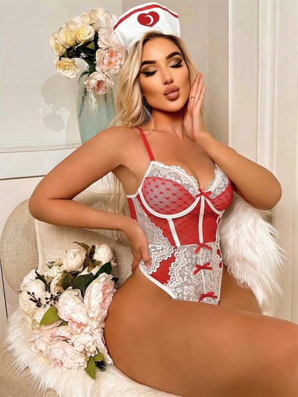 Arias Dolap Kırmızı Fantezi Vücut Hemşire Kostümü