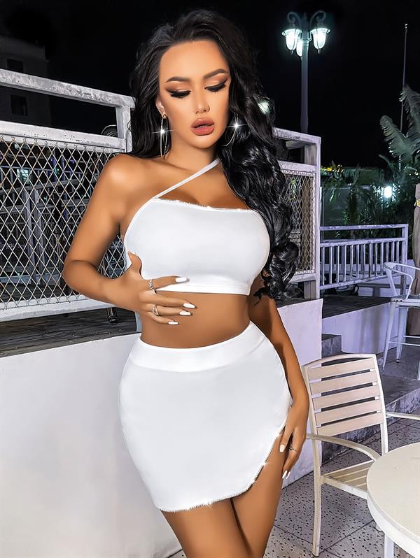 Arias Dolap Özel Tasarım Beyaz Etekli Fantezi Mini Club Elbisesi 