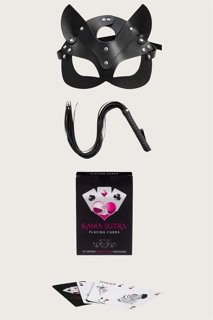 Arias Closet Sexy Görselli Oyun Kartı Kama Sutra Kırbaç Maske Seti