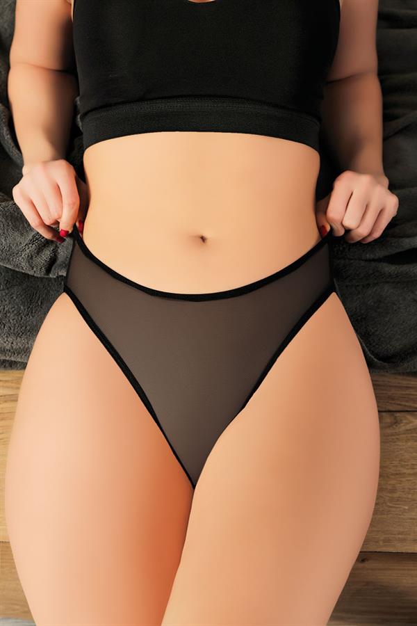 Arias Dolap Siyah Dantelli Arkası Dekolteli Fantezi Kraliçe